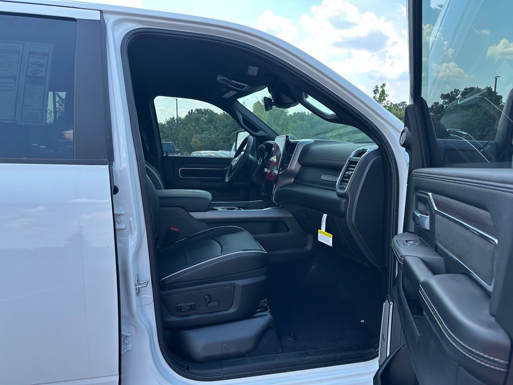 New 2026 RAM 3500 Laramie AWD/4WD image 16