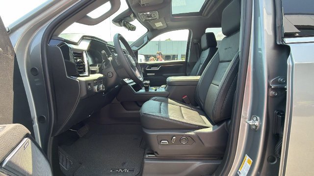New 2026 GMC Sierra 1500 Denali w/ Technology Package AWD/4WD image 16