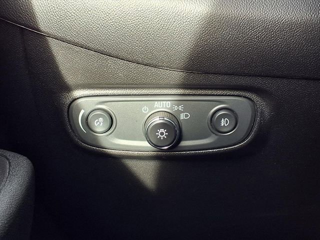 Certified 2020 Chevrolet Equinox LT w/ Driver Convenience Package image 18