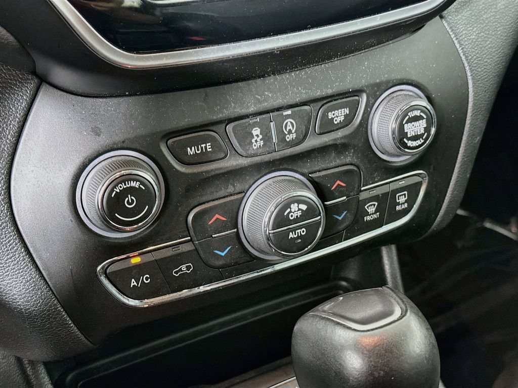 Certified 2020 Jeep Cherokee Limited AWD/4WD image 24