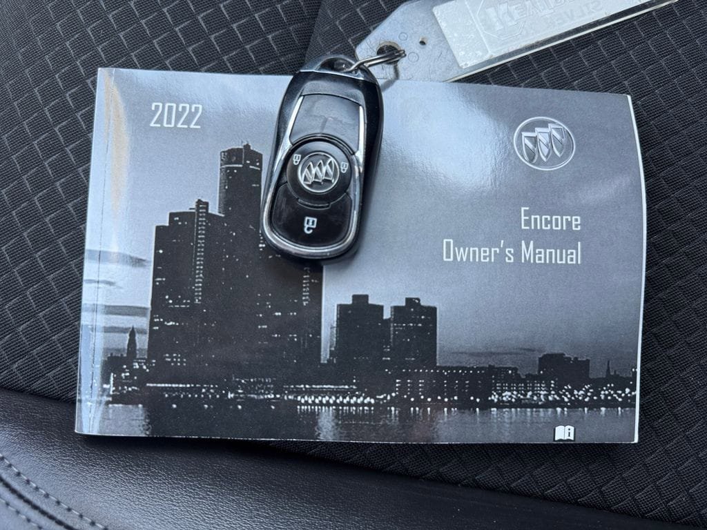 Used 2022 Buick Encore Preferred w/ Safety Package AWD/4WD image 31