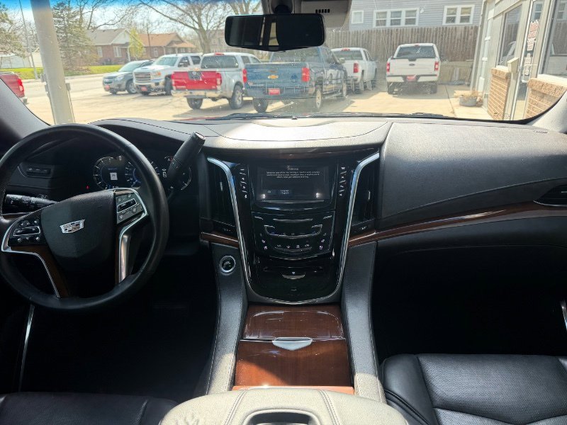 Used 2017 Cadillac Escalade ESV Premium Luxury AWD/4WD image 27