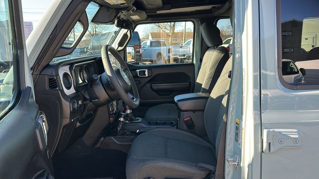 Used 2024 Jeep Wrangler Unlimited image 10
