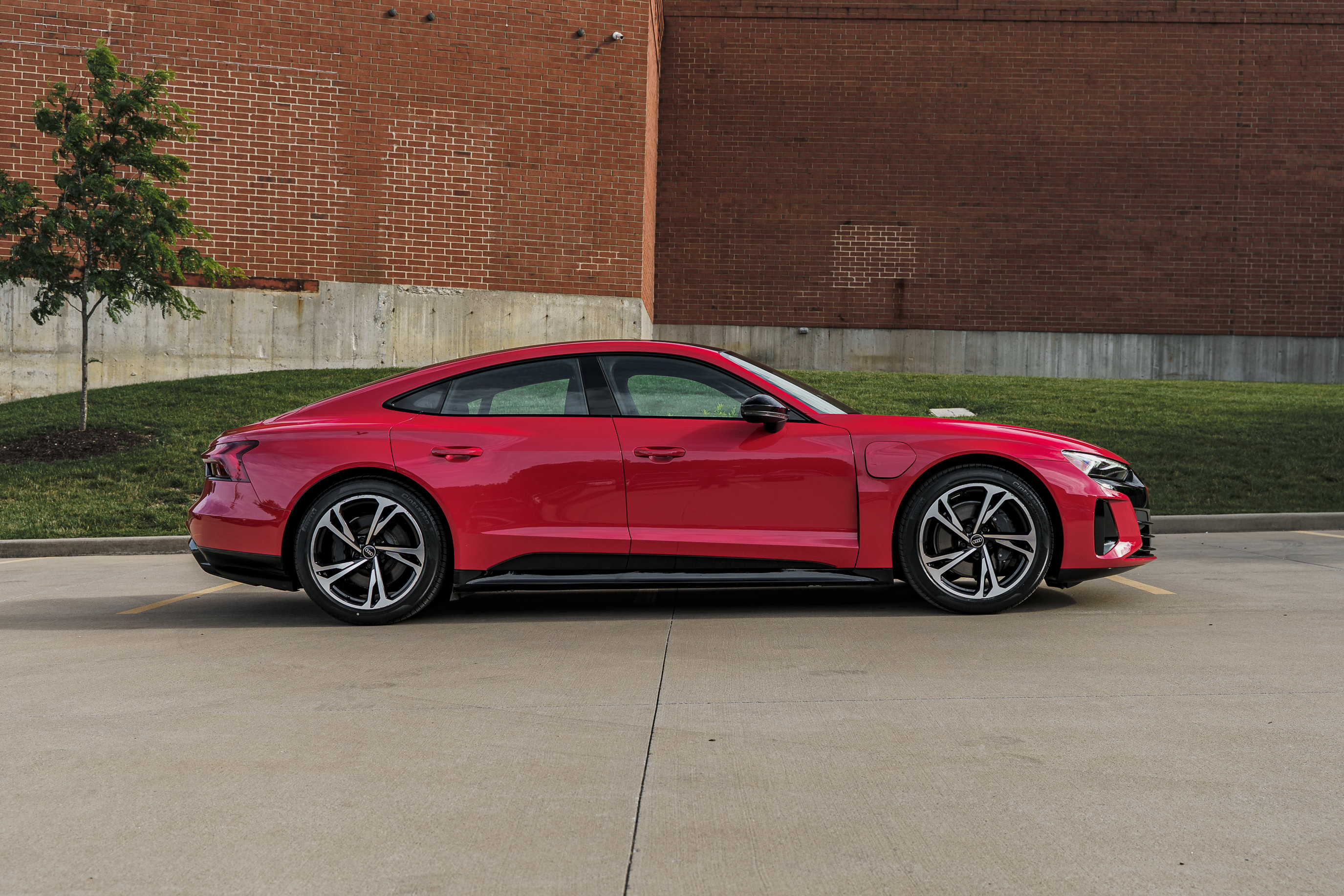 Used 2024 Audi e-tron GT Premium Plus w/ Performance Package AWD/4WD image 3