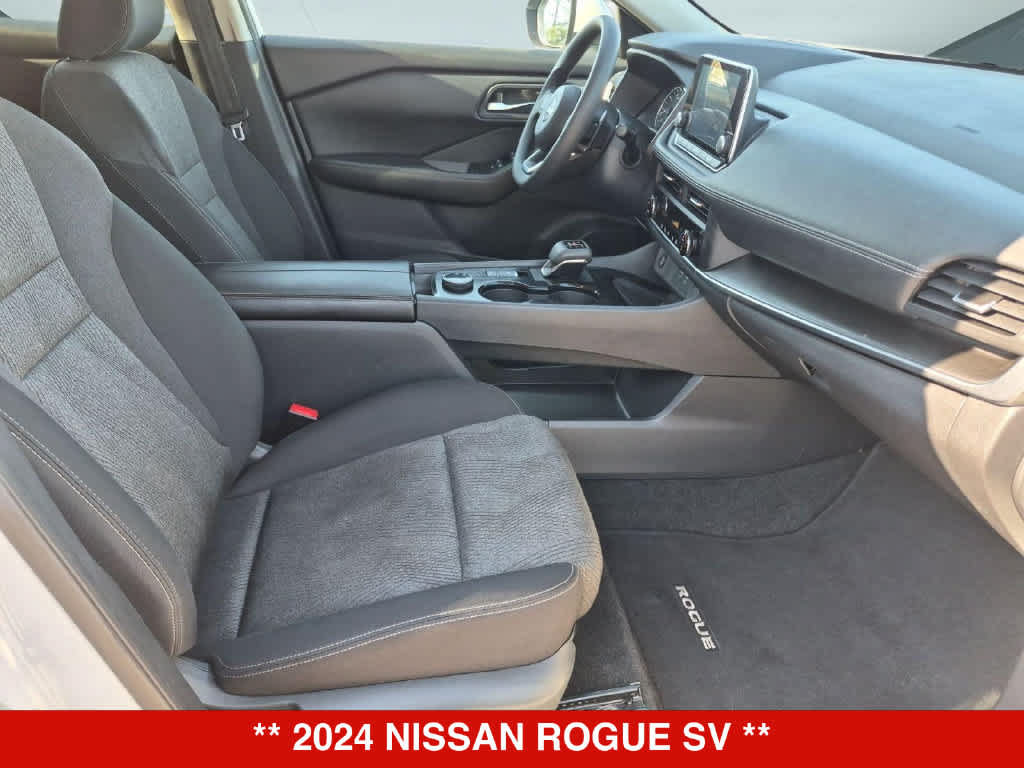 Used 2024 Nissan Rogue SV AWD/4WD image 20