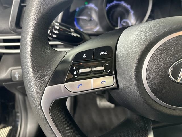 Used 2022 Hyundai Elantra Blue image 15