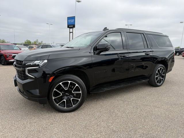 Used 2023 Chevrolet Suburban RST w/ Luxury Package image 2