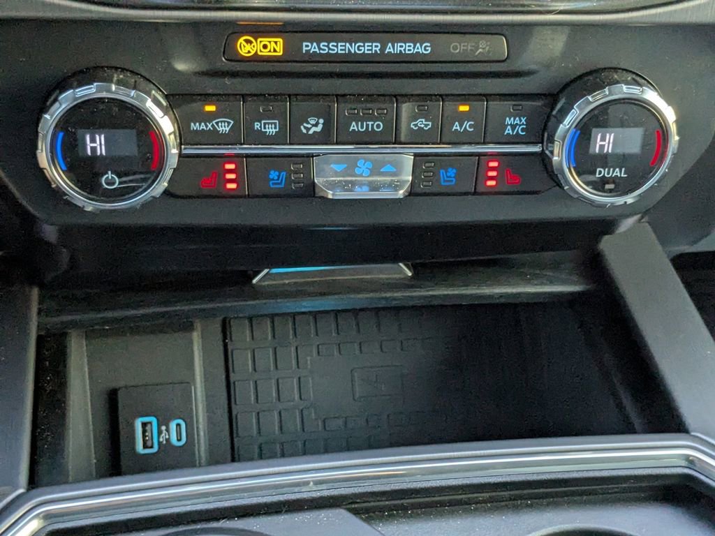 Used 2022 Ford F350 Limited image 23