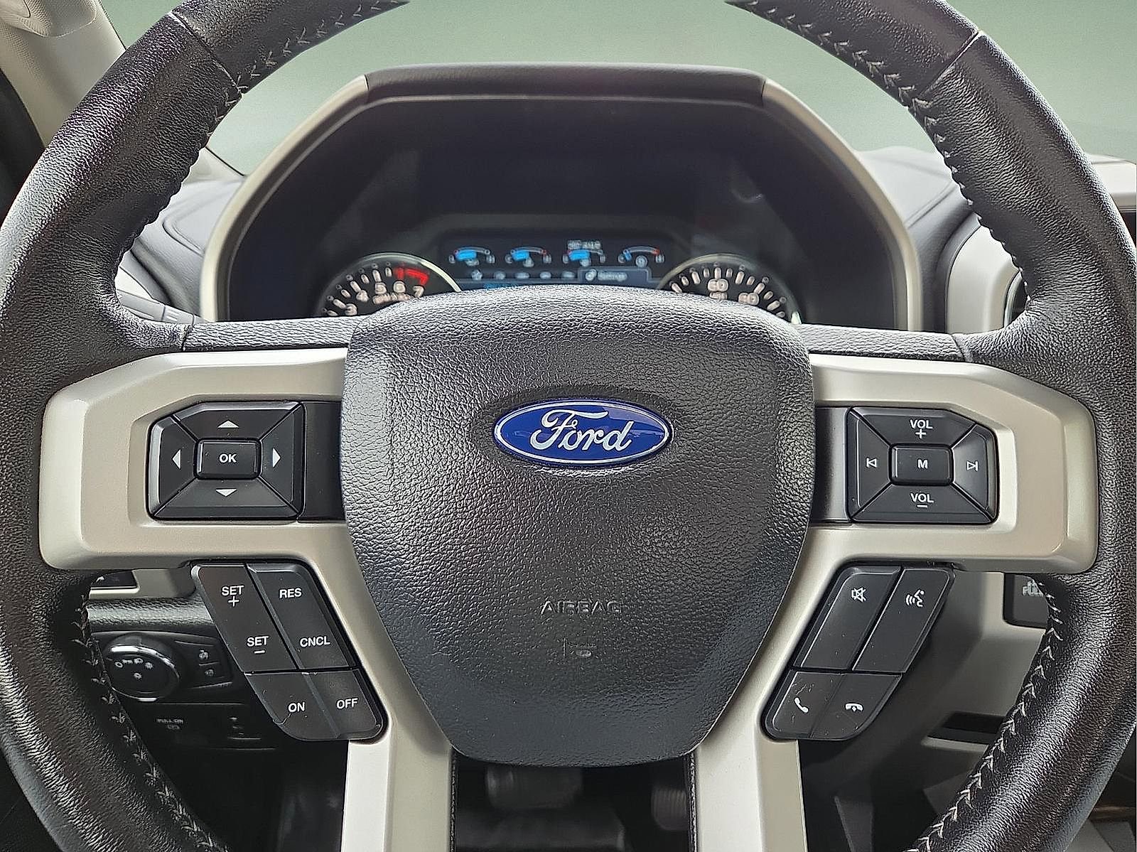 Certified 2019 Ford F150 Lariat image 24
