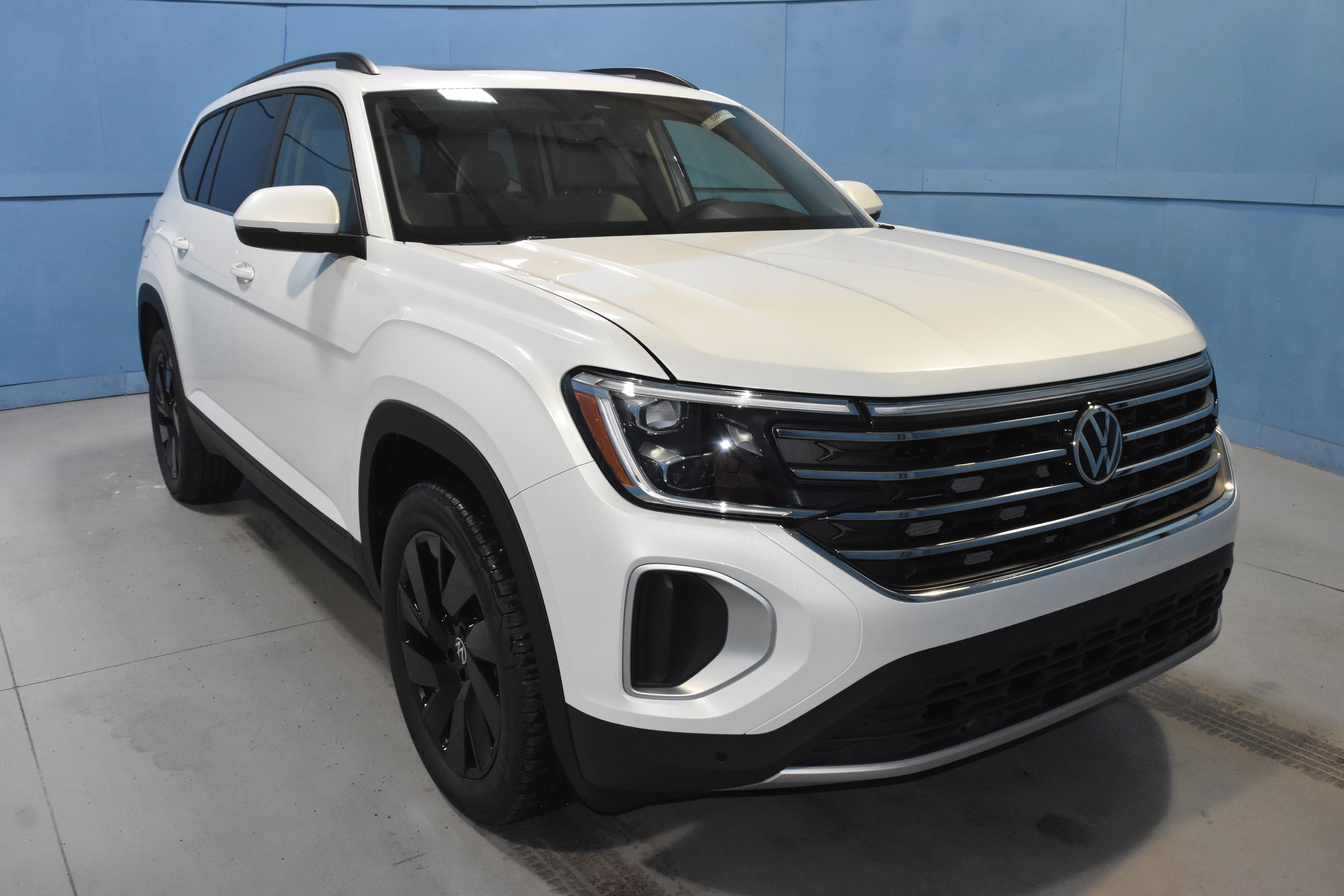 New 2026 Volkswagen Atlas SE FWD image 1