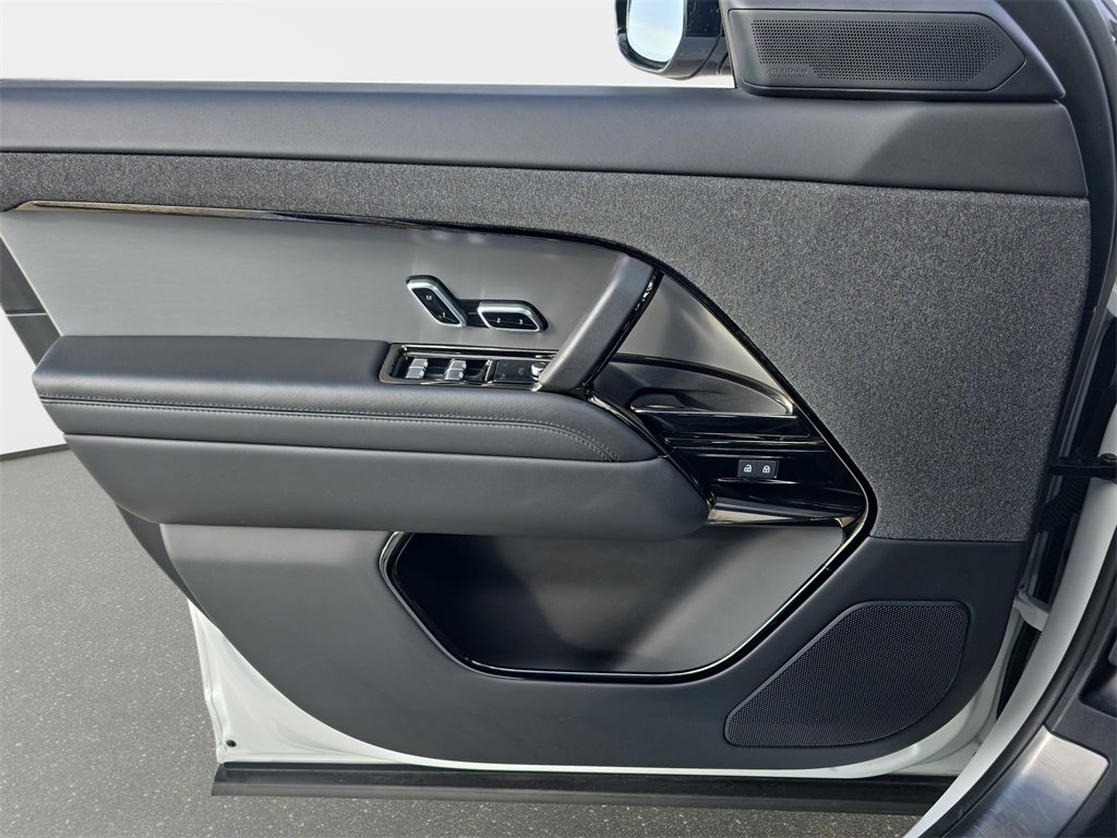 Certified 2024 Land Rover Range Rover Sport Dynamic SE image 28