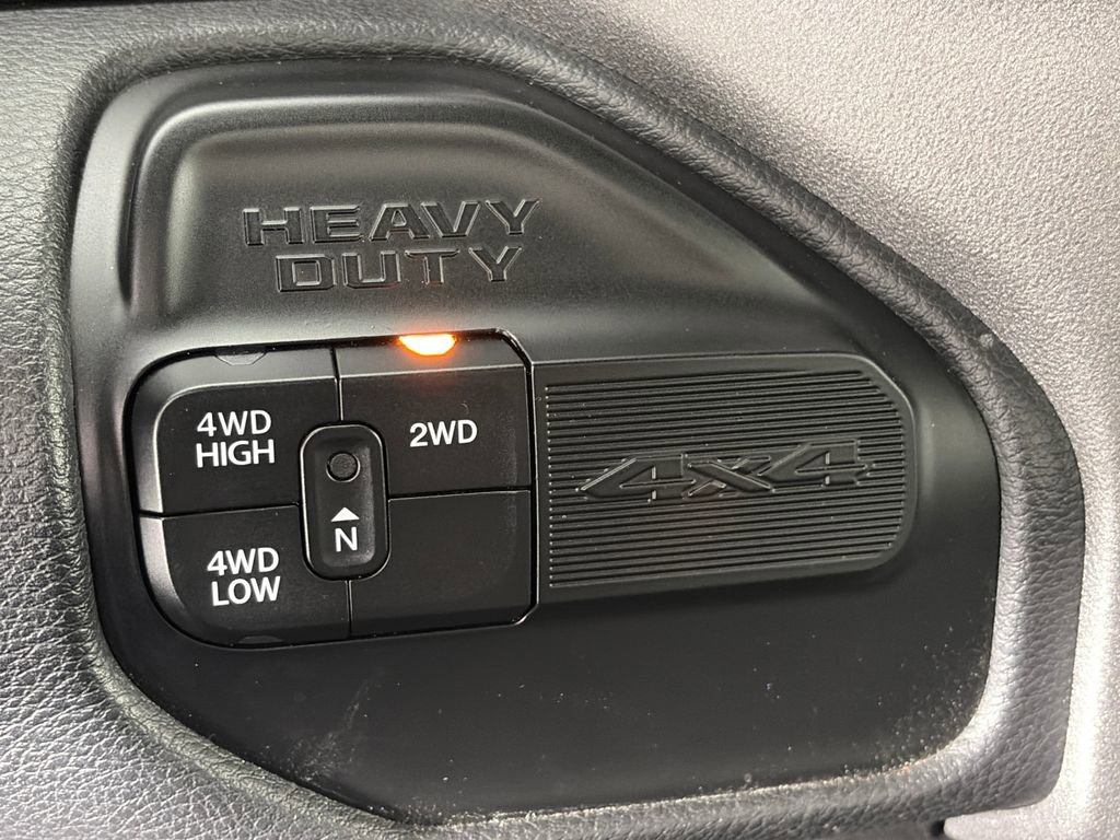 Used 2024 RAM 3500 Tradesman w/ Chrome Appearance Group AWD/4WD image 21