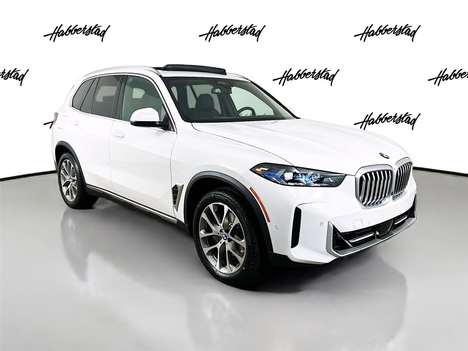New 2026 BMW X5 xDrive40i w/ Parking Assistance Package image 3