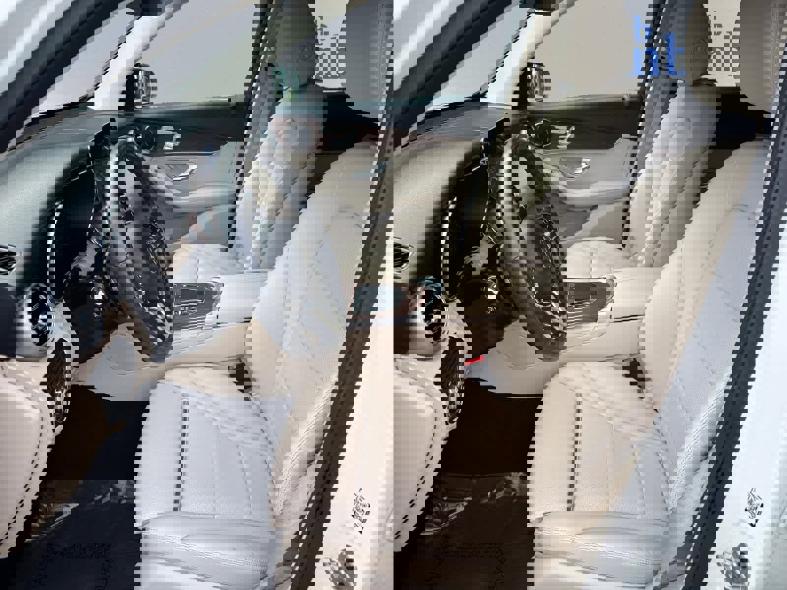 Used 2022 Mercedes-Benz GLC 300 4MATIC w/ Premium Package Lite image 7