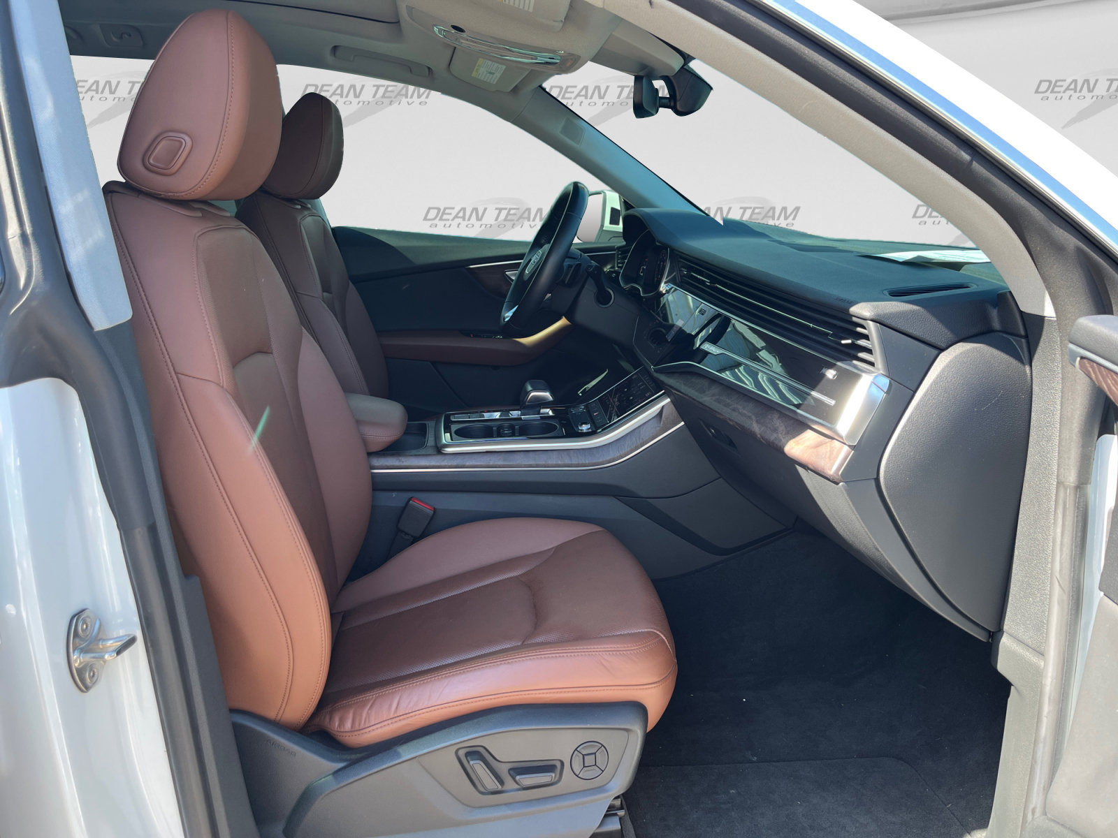Used 2019 Audi Q8 Premium Plus w/ Premium Plus AWD/4WD image 17