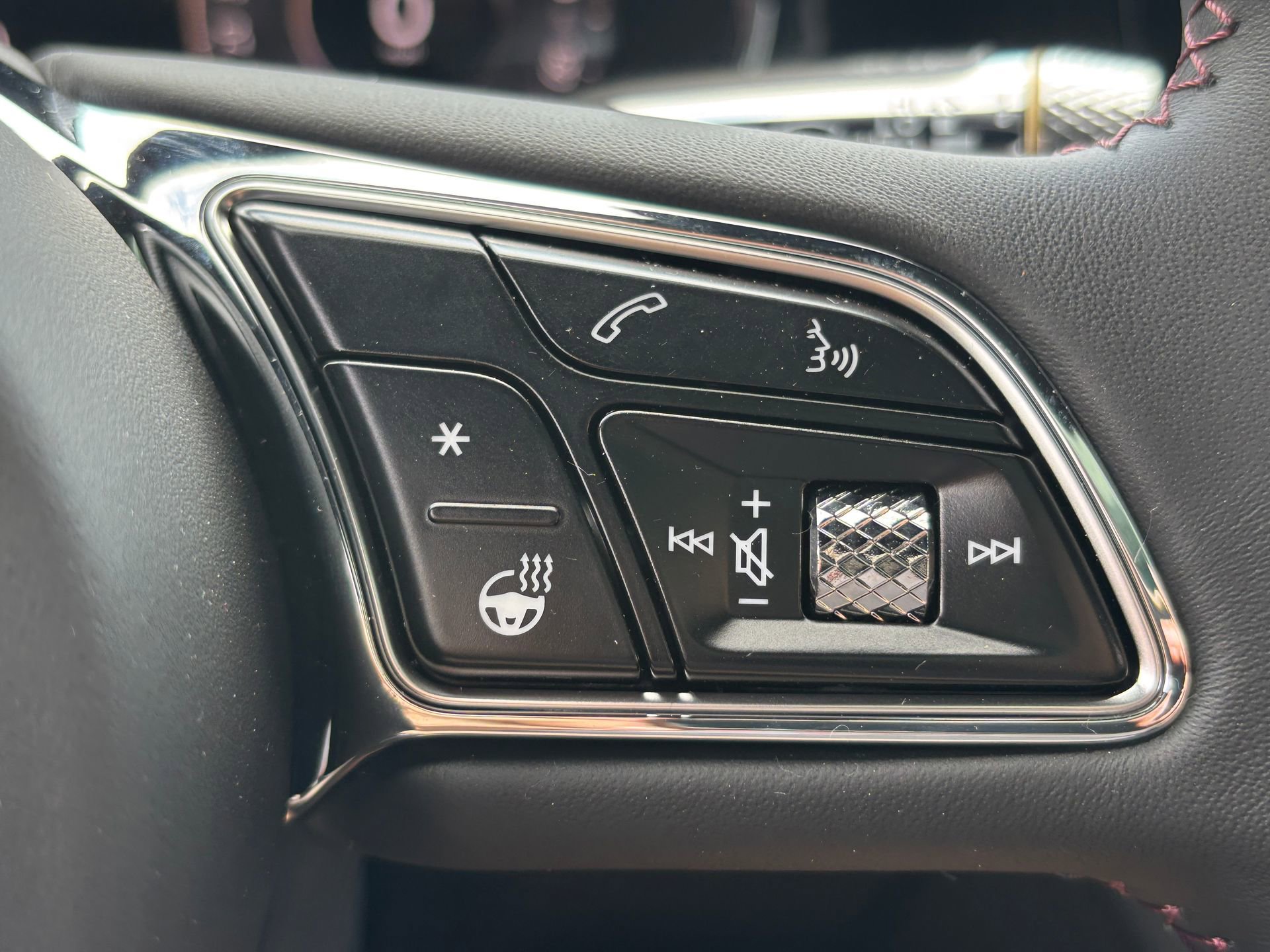 New 2025 Bentley Flying Spur Plug-In Hybrid image 50