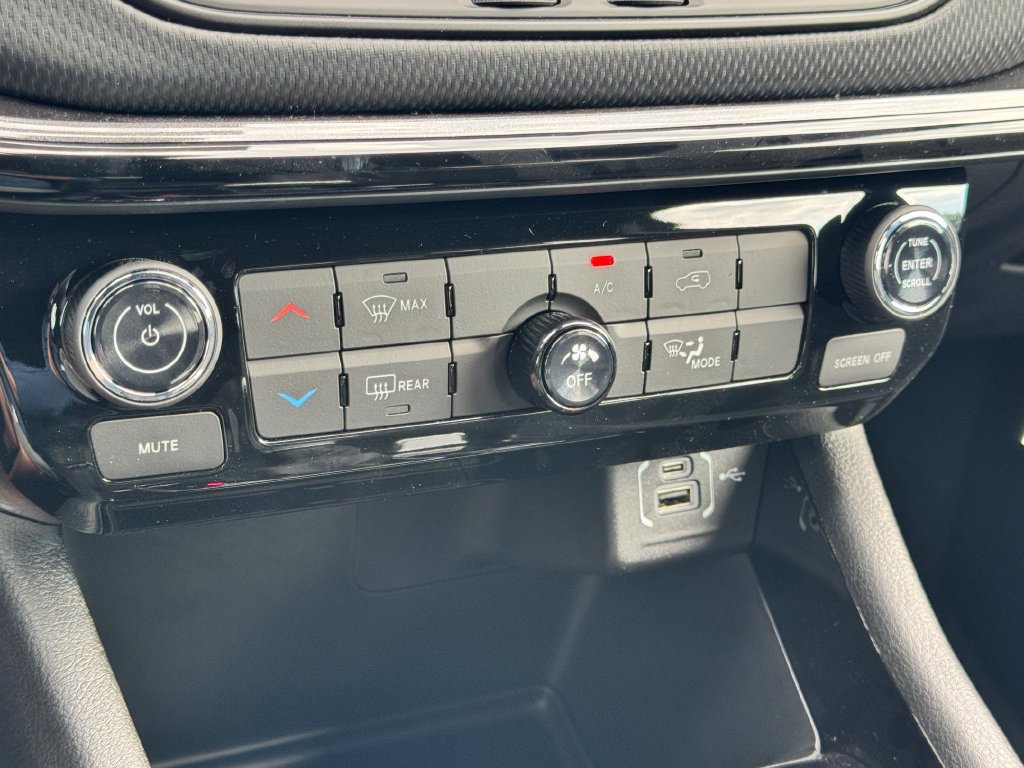 New 2026 Jeep Compass Latitude AWD/4WD image 22