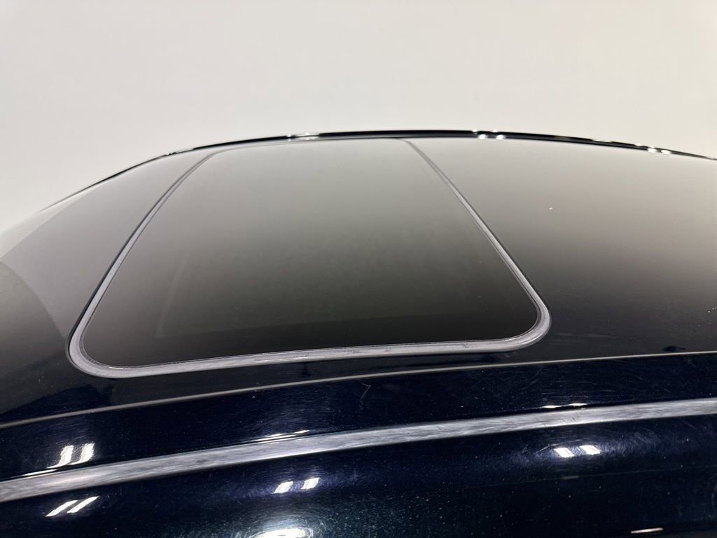 Used 2019 Toyota Camry SE w/ Convenience Package image 10