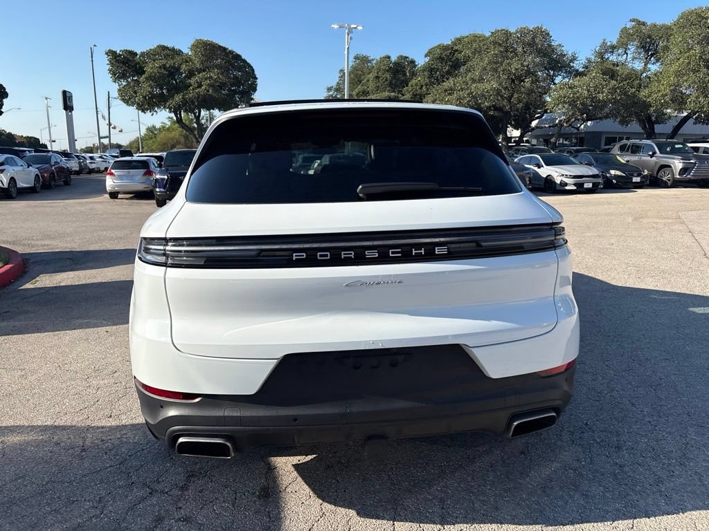 Used 2024 Porsche Cayenne AWD/4WD image 4