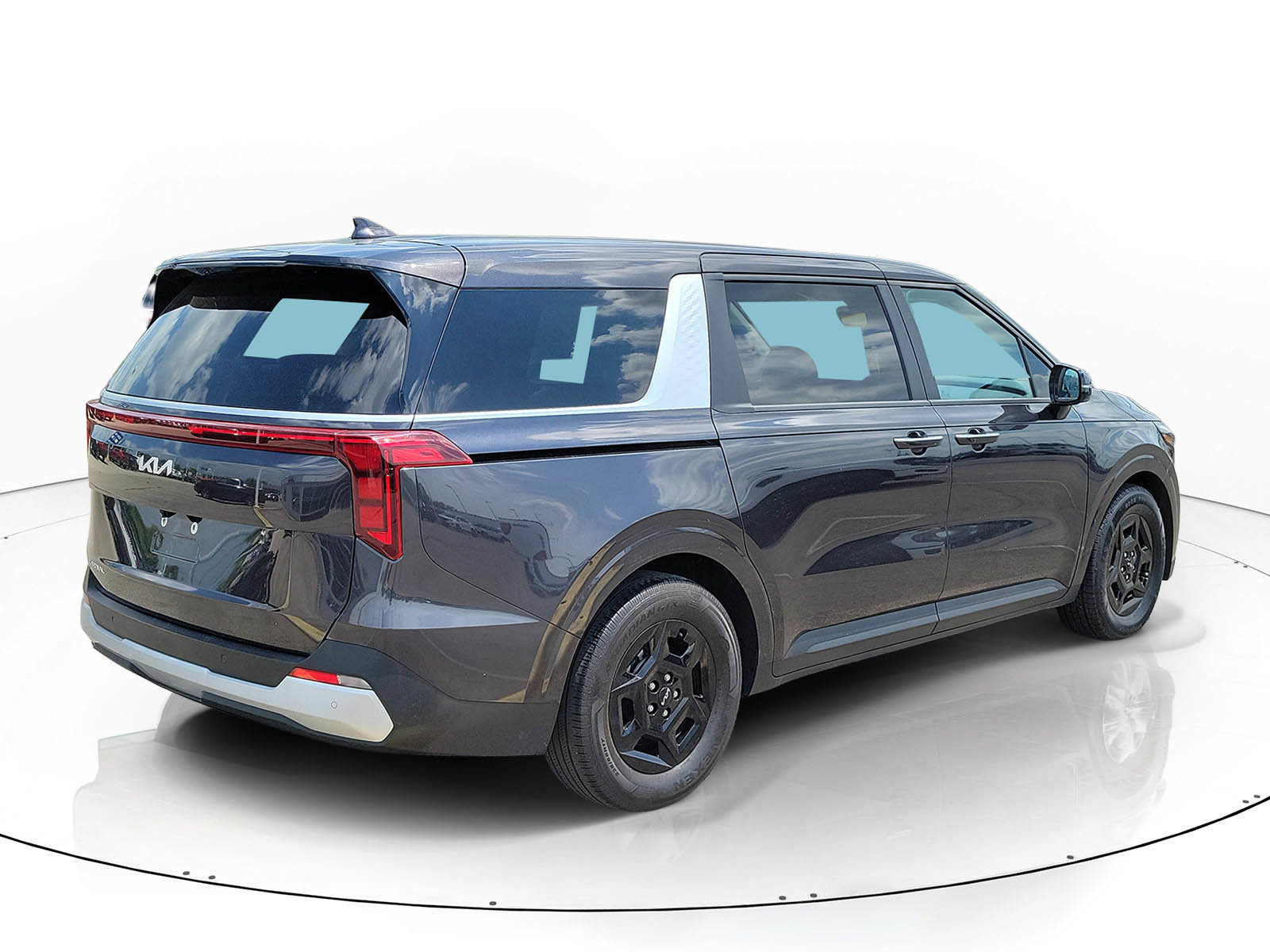 Used 2025 Kia Carnival FWD image 3