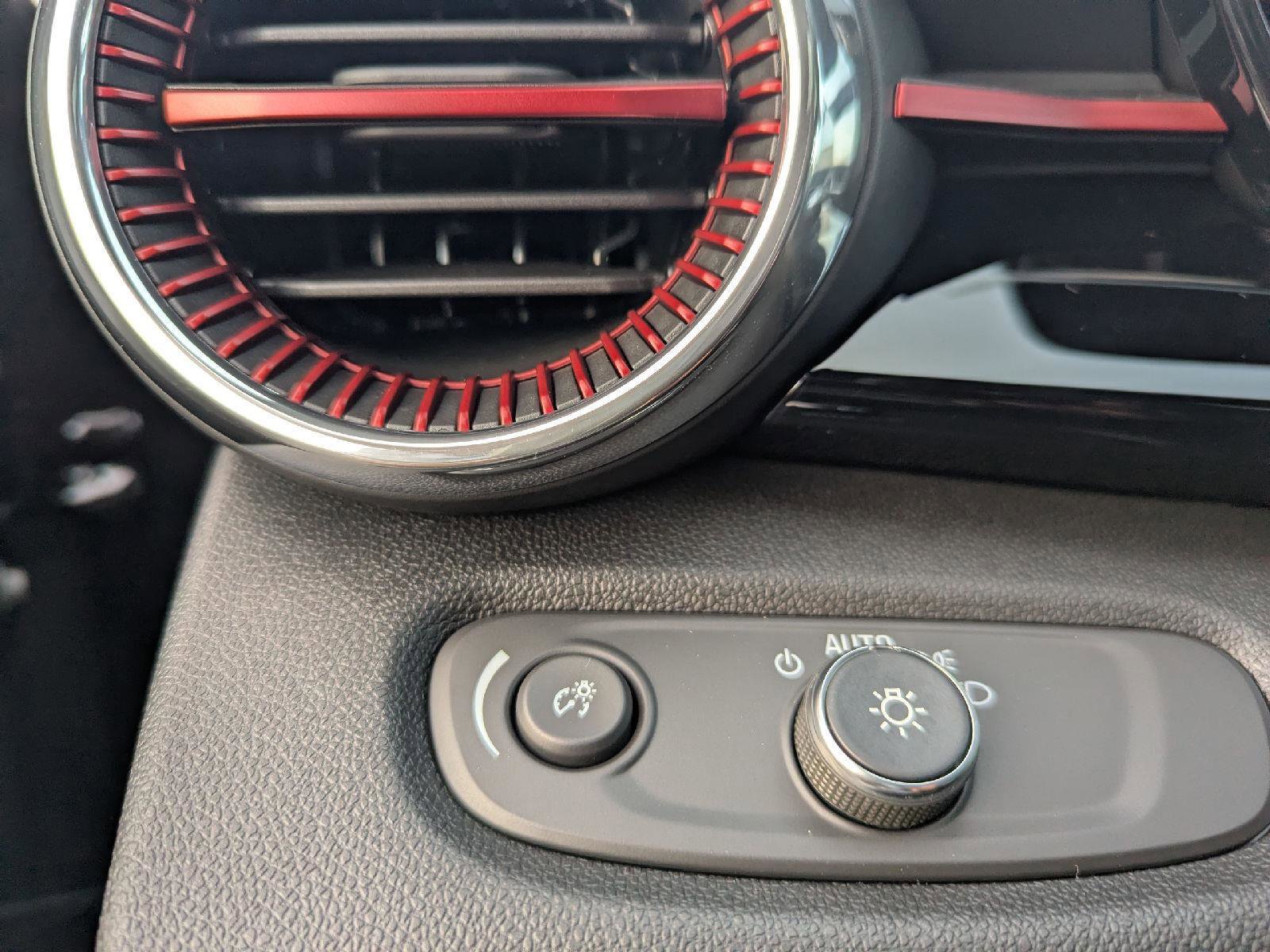 New 2026 Chevrolet Trax RS w/ Sunroof Package image 45