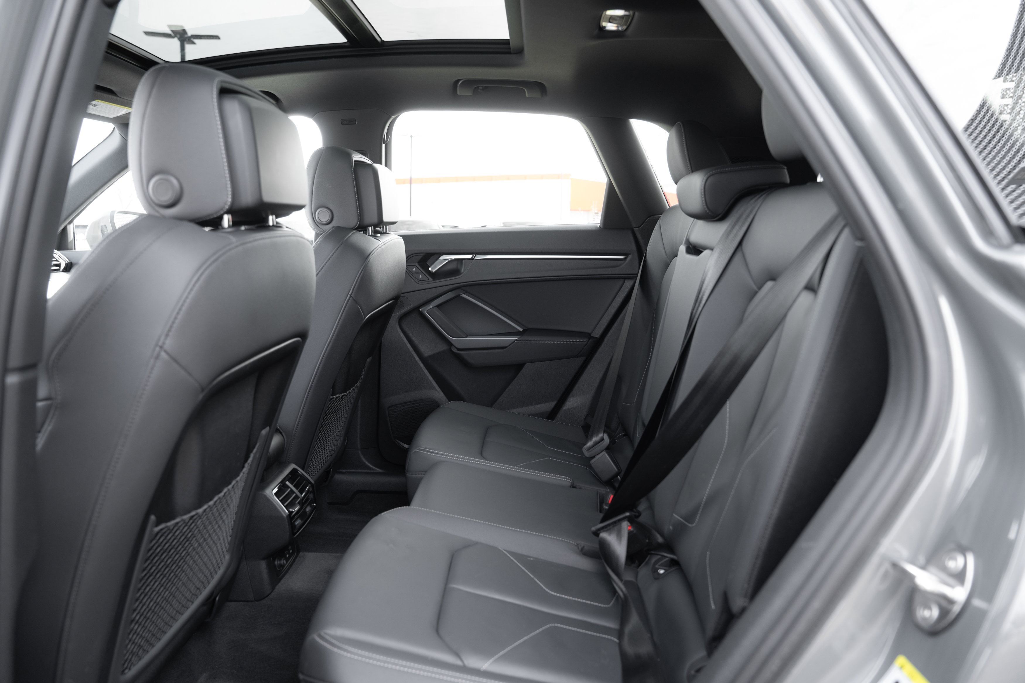 Certified 2025 Audi Q3 2.0T Premium w/ Convenience Package image 24