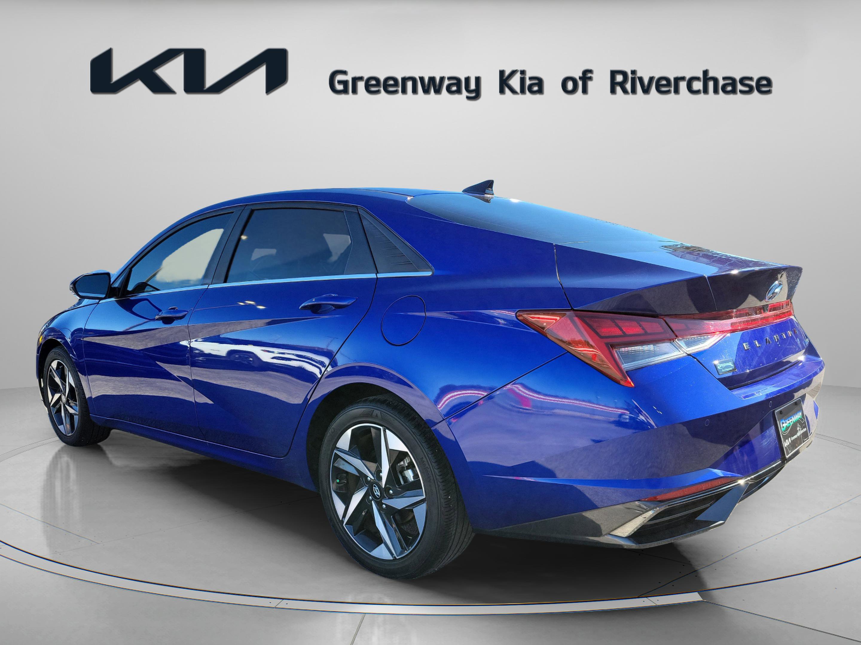 Used 2023 Hyundai Elantra Limited image 4