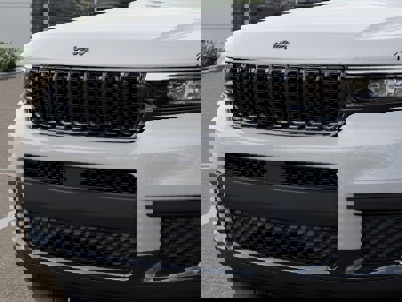 New 2025 Jeep Grand Cherokee L Altitude image 24