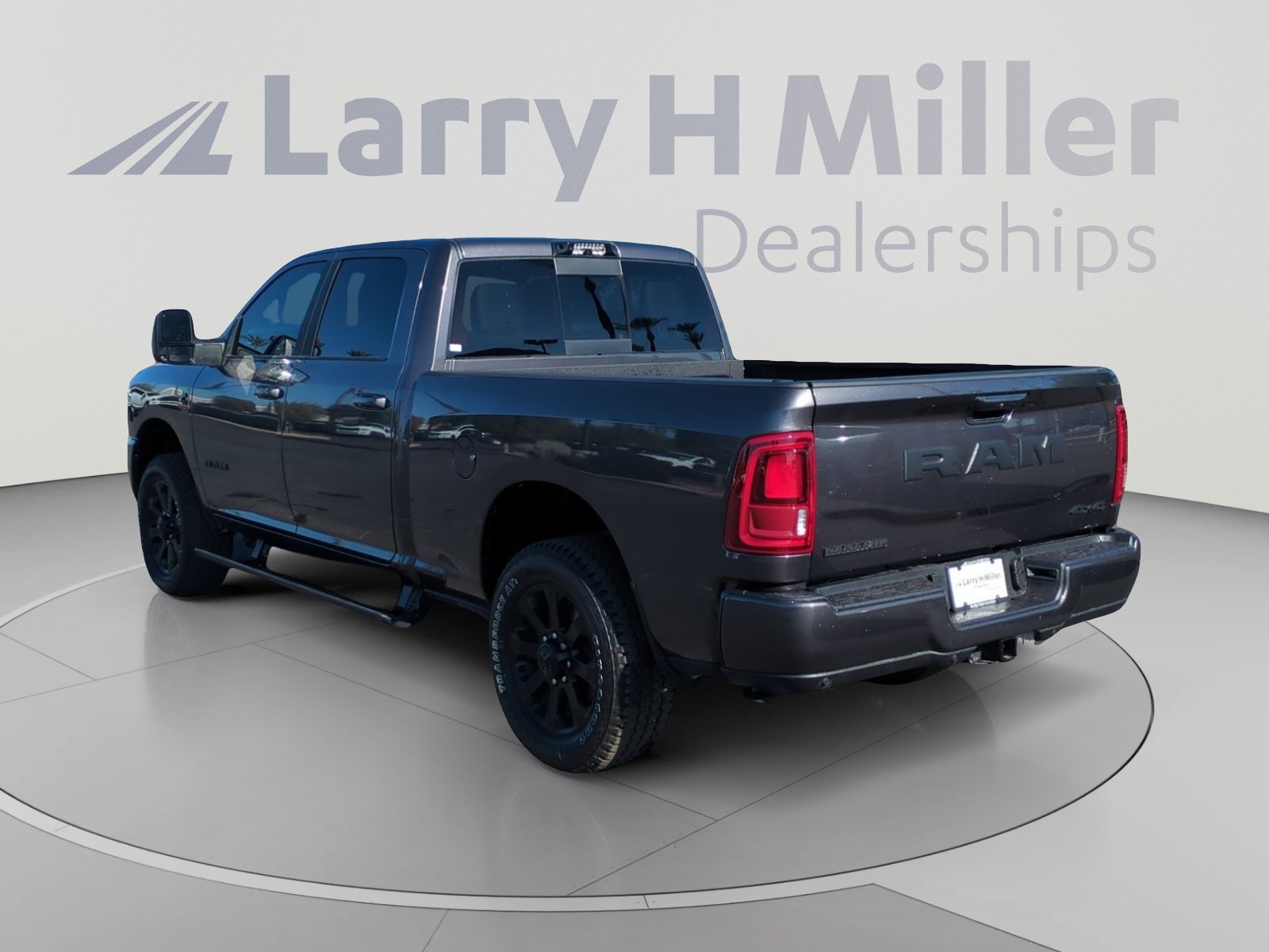 New 2026 RAM 2500 Laramie AWD/4WD image 3
