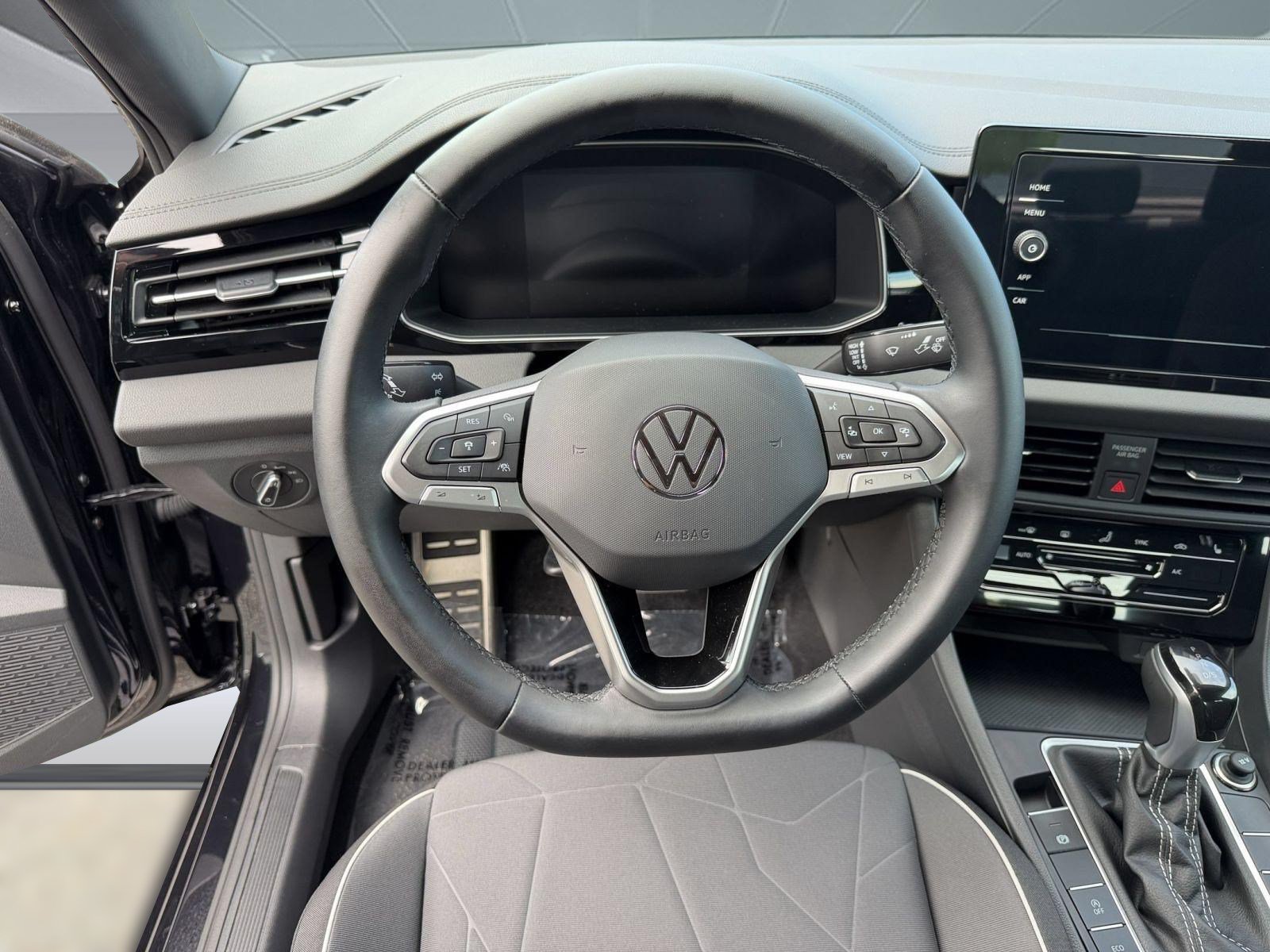 Used 2025 Volkswagen Jetta Sport FWD image 16