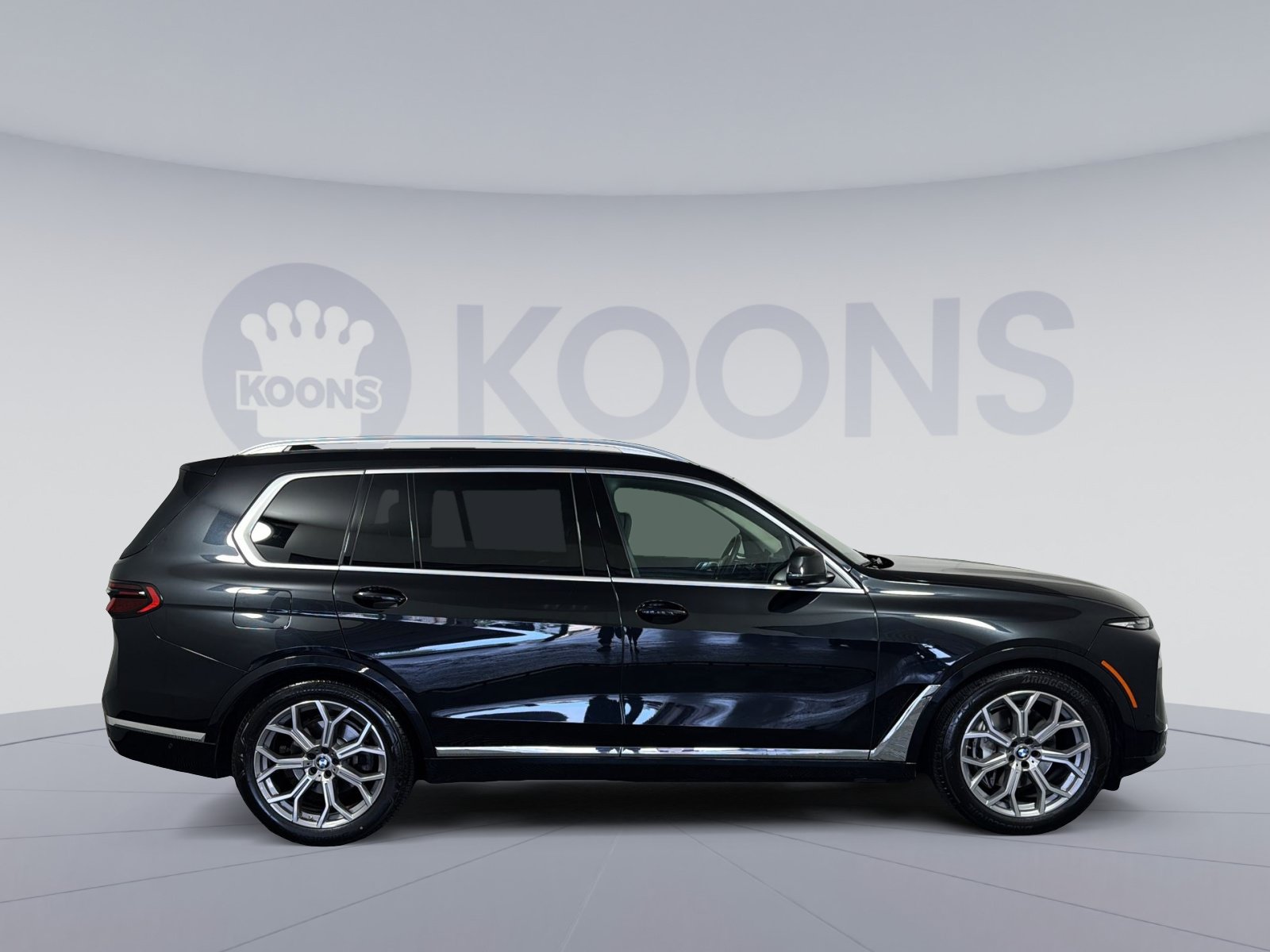 Used 2024 BMW X7 xDrive40i w/ Premium Package AWD/4WD image 8
