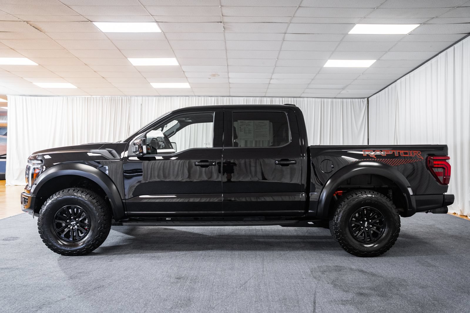 Certified 2025 Ford F150 Raptor AWD/4WD image 4