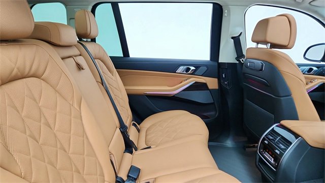 Used 2026 BMW X7 xDrive40i image 25