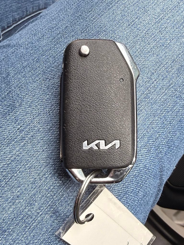 Used 2023 Kia Soul LX FWD image 25
