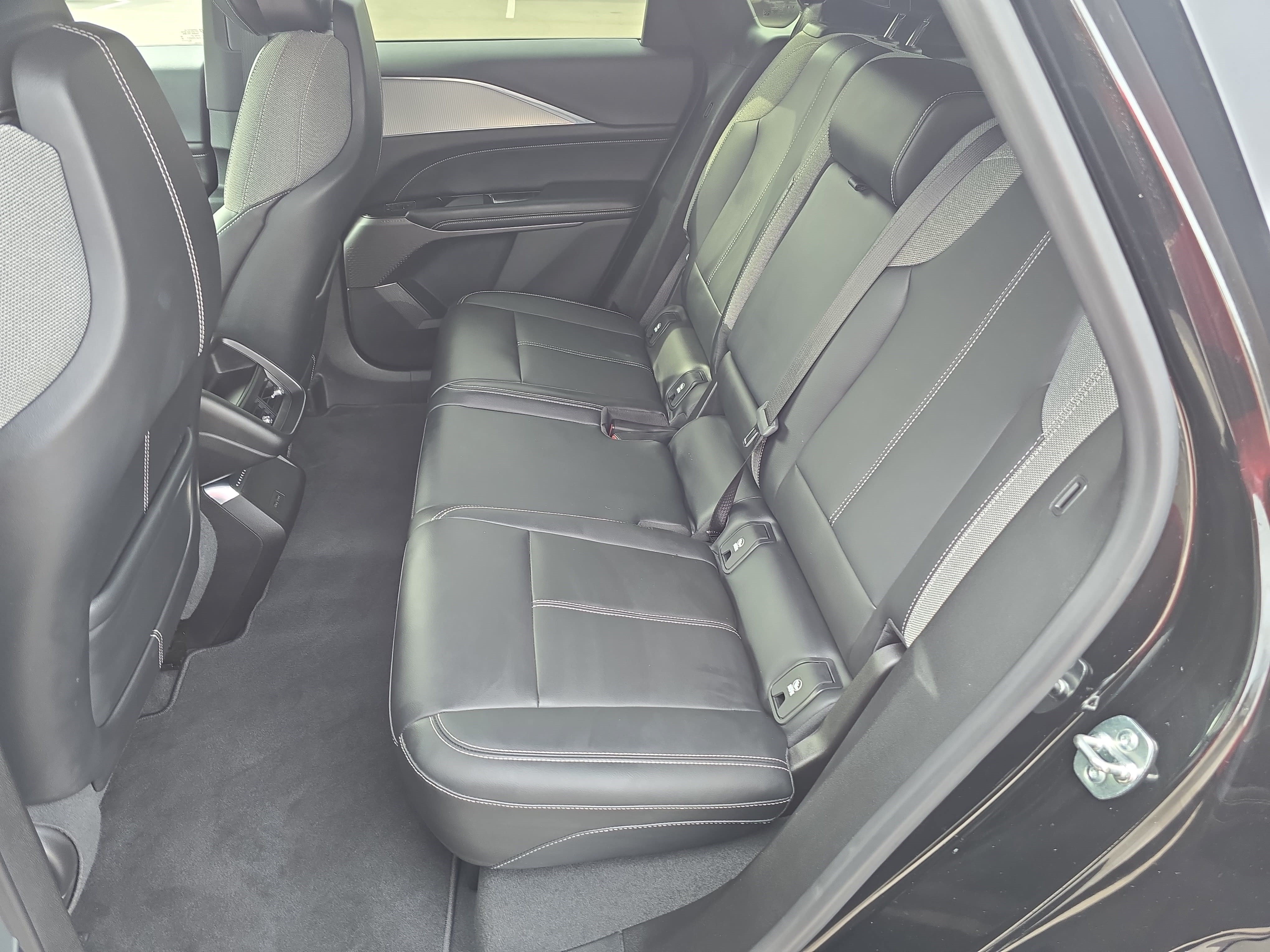 Certified 2024 Cadillac Lyriq Tech AWD/4WD image 15