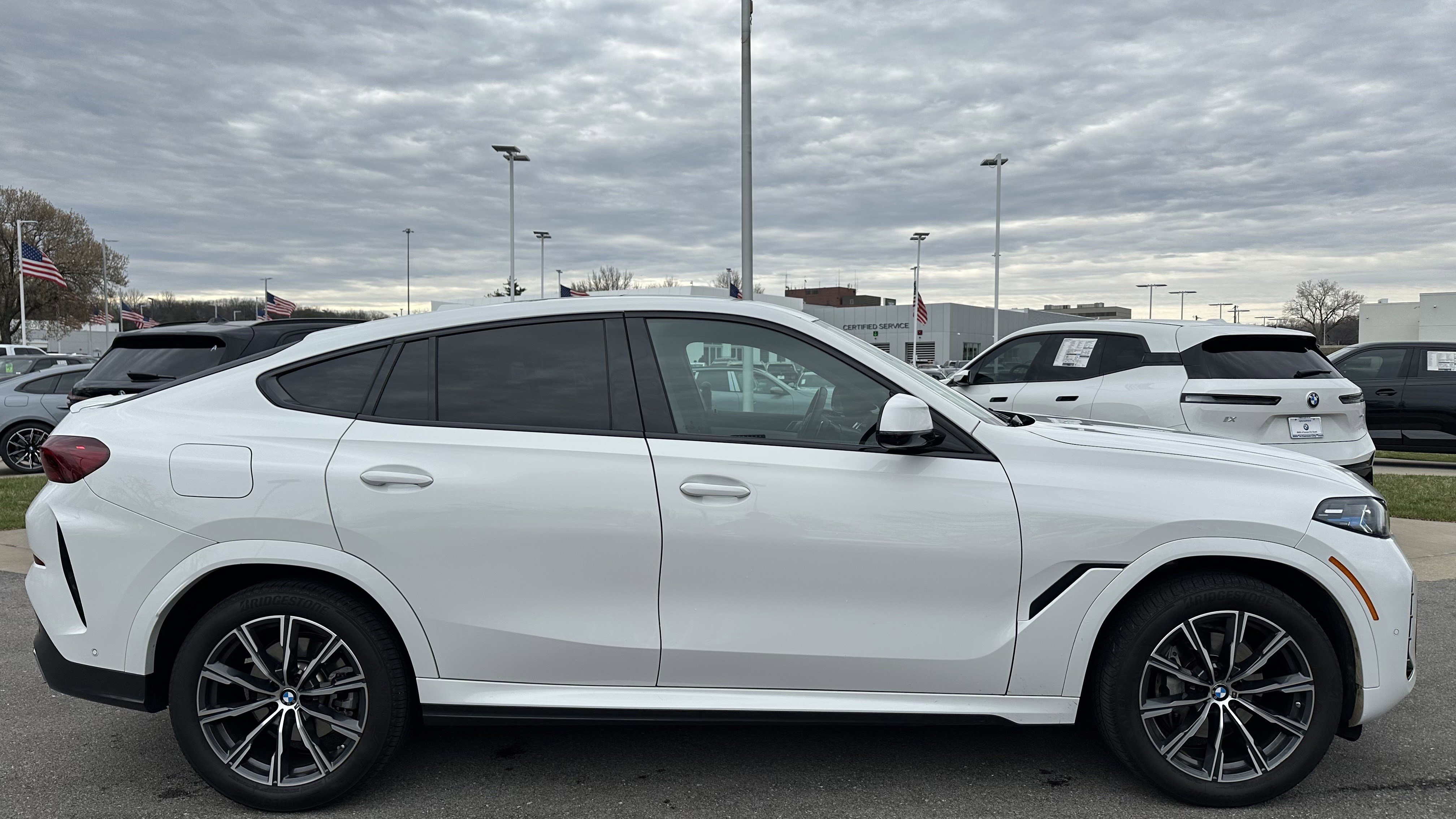 Certified 2025 BMW X6 xDrive40i AWD/4WD image 11