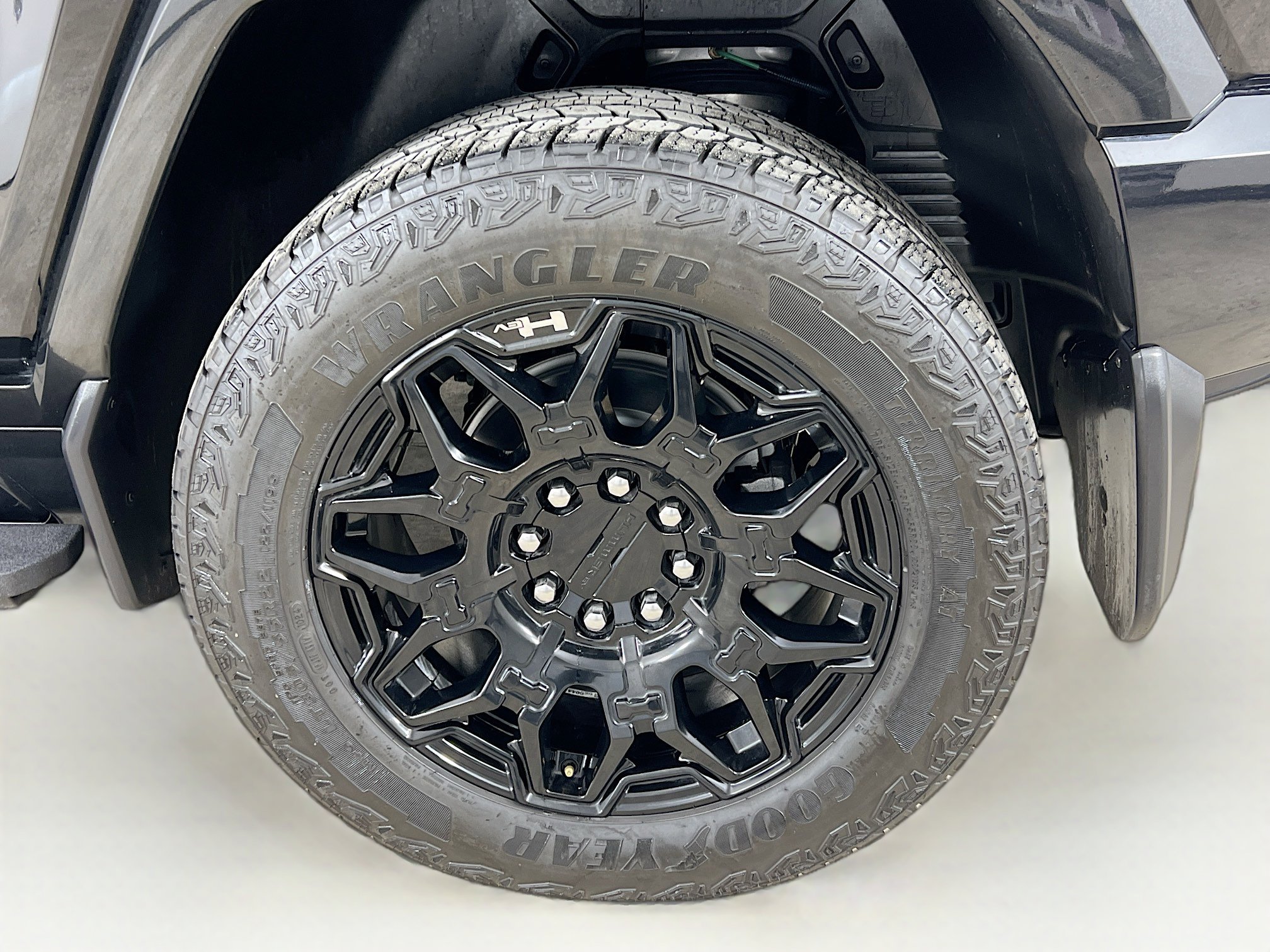 Used 2024 GMC Hummer EV 2X w/ LPO, Sport Package image 33