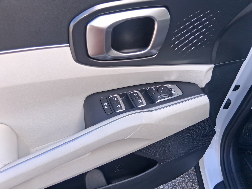 Used 2024 Kia Sorento S w/ Panoramic Sunroof Package FWD image 10