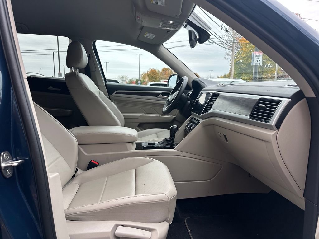 Certified 2022 Volkswagen Atlas SE image 17