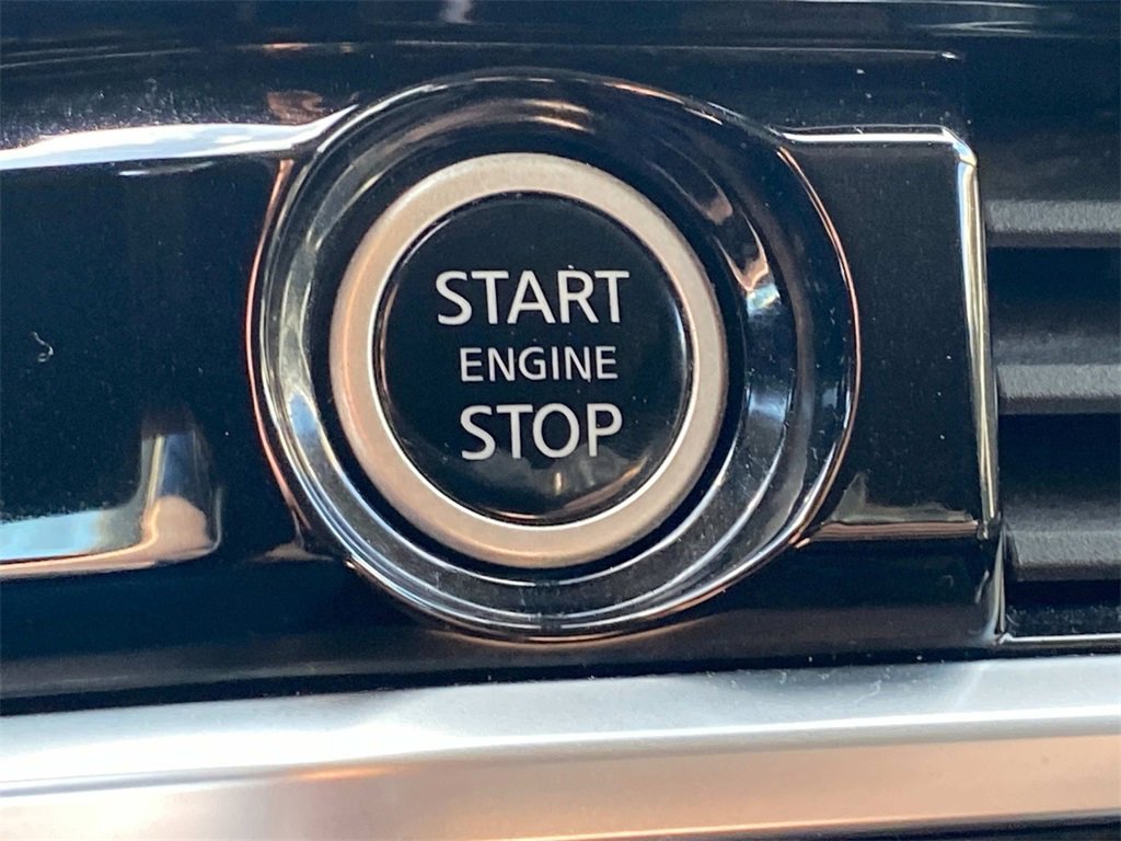 Used 2023 Nissan Pathfinder SL w/ Black Appearance Package image 30