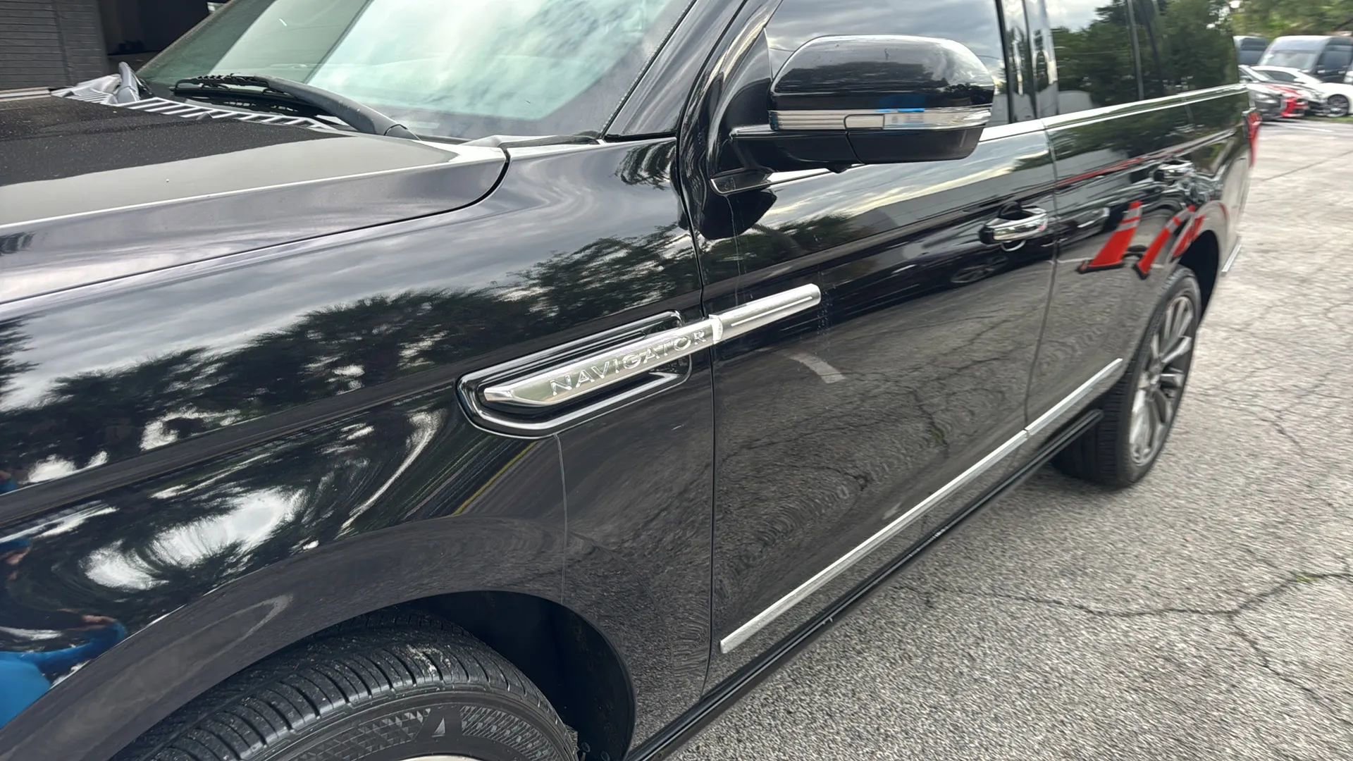 Used 2019 Lincoln Navigator Select RWD image 43
