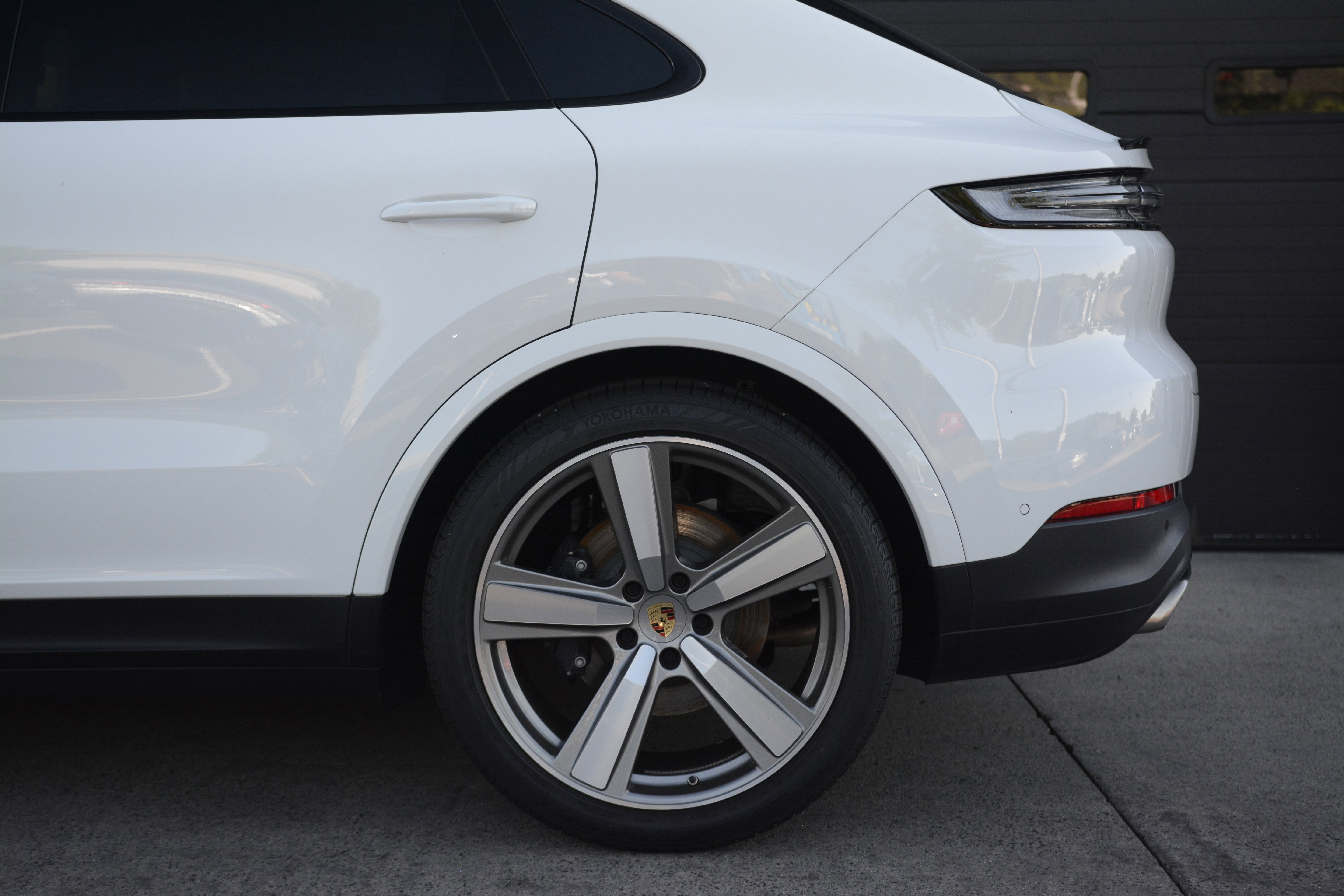 Certified 2024 Porsche Cayenne Coupe AWD/4WD image 39