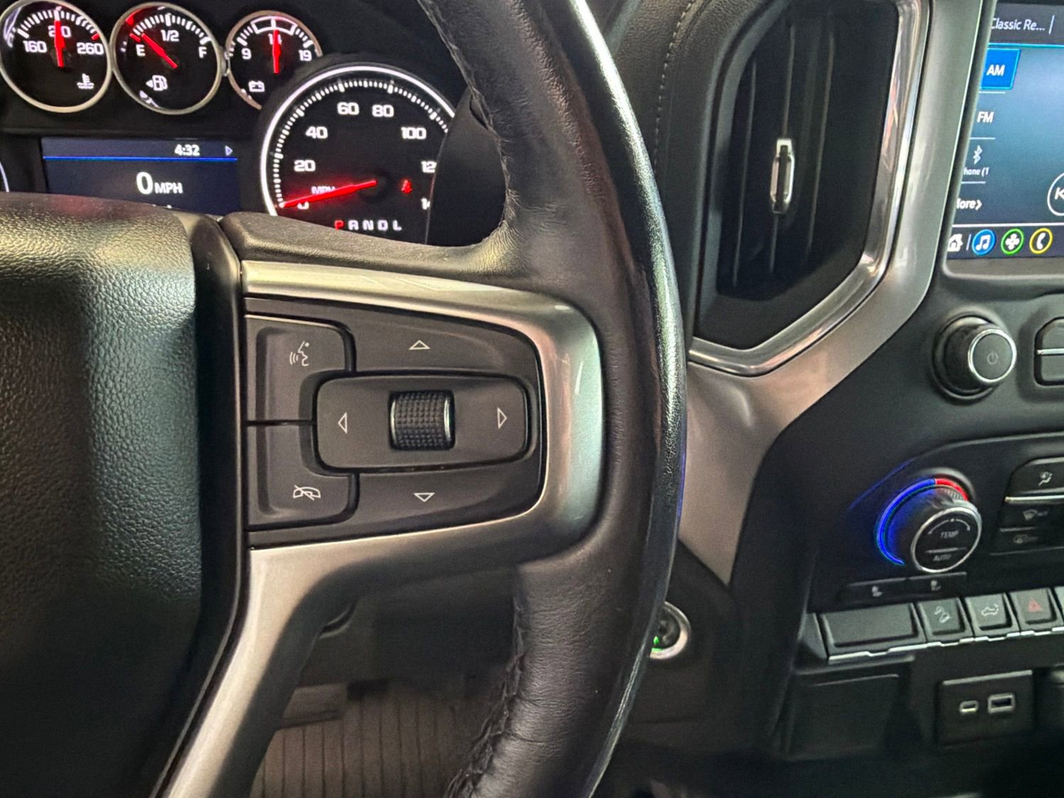 Used 2022 Chevrolet Silverado 1500 LT Trail Boss w/ Bed Protection Package AWD/4WD image 21