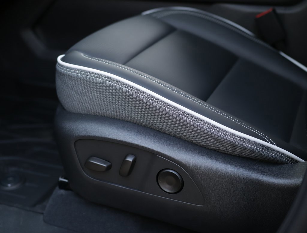 New 2026 GMC Sierra EV Elevation image 24