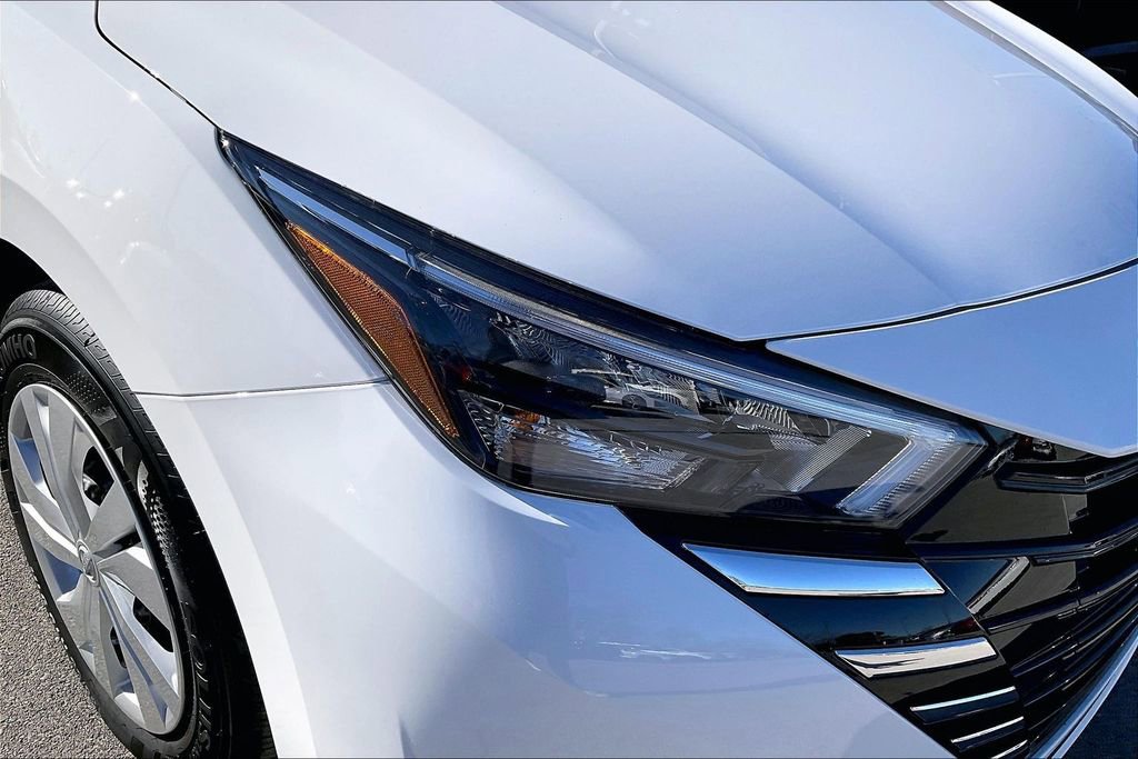 New 2025 Nissan Versa S w/ Trunk Package image 31