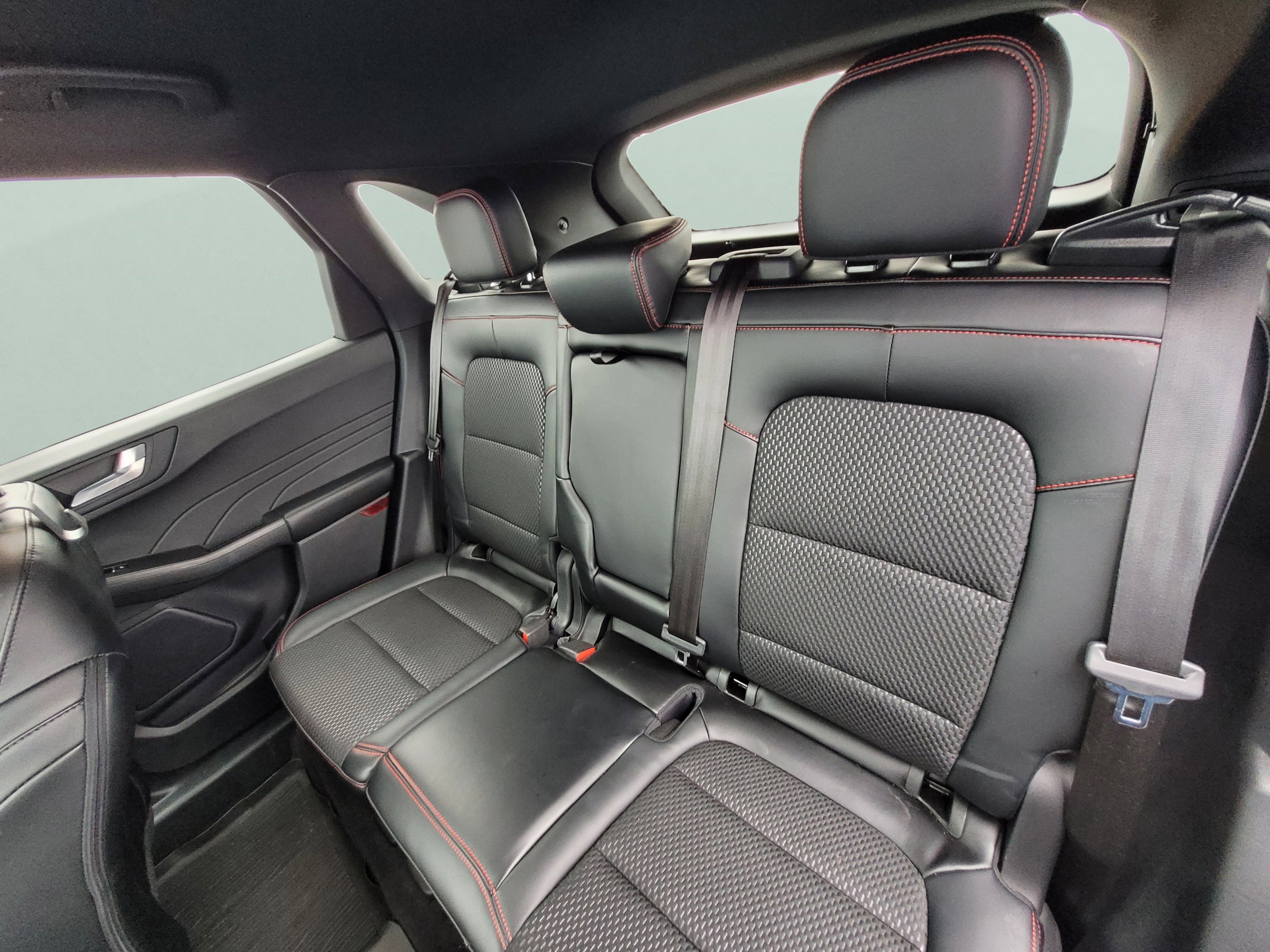 Used 2024 Ford Escape ST-Line Select w/ Tech Pack #2 image 18