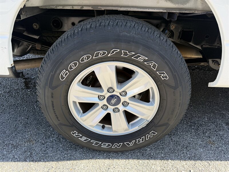 Used 2005 Ford F150 XLT RWD image 13
