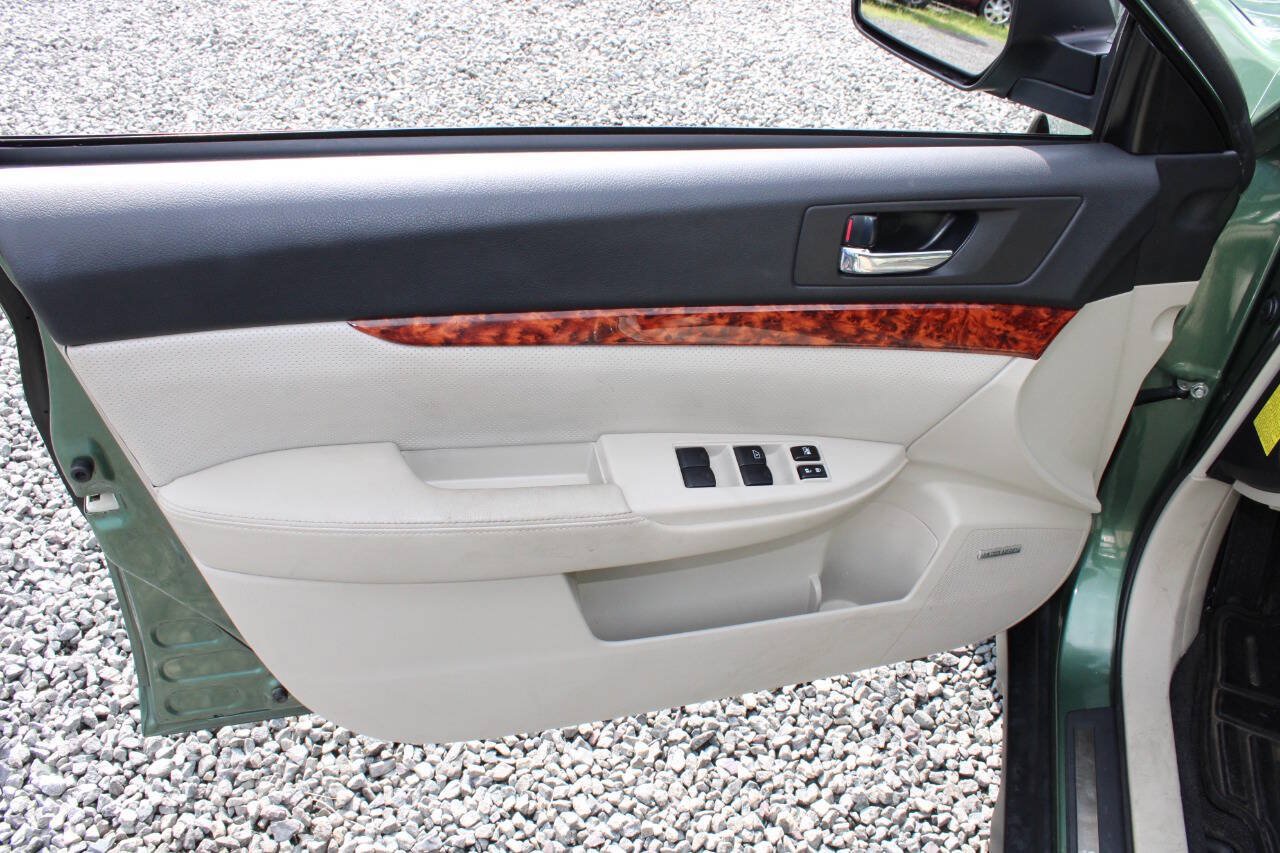Used 2011 Subaru Outback 2.5i Limited AWD/4WD image 21