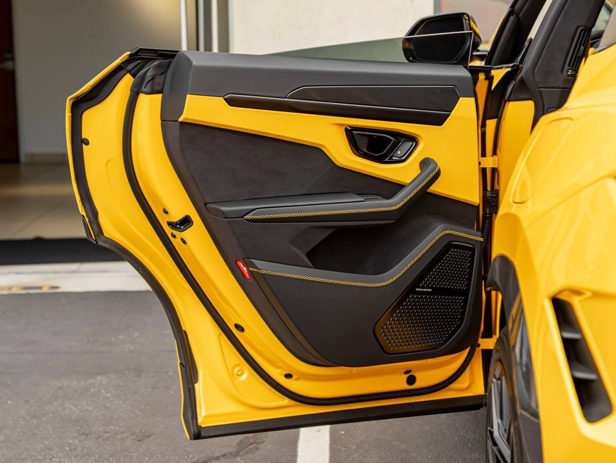 Used 2026 Lamborghini Urus SE AWD/4WD image 20