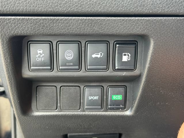 Used 2020 Nissan Rogue SV FWD image 30